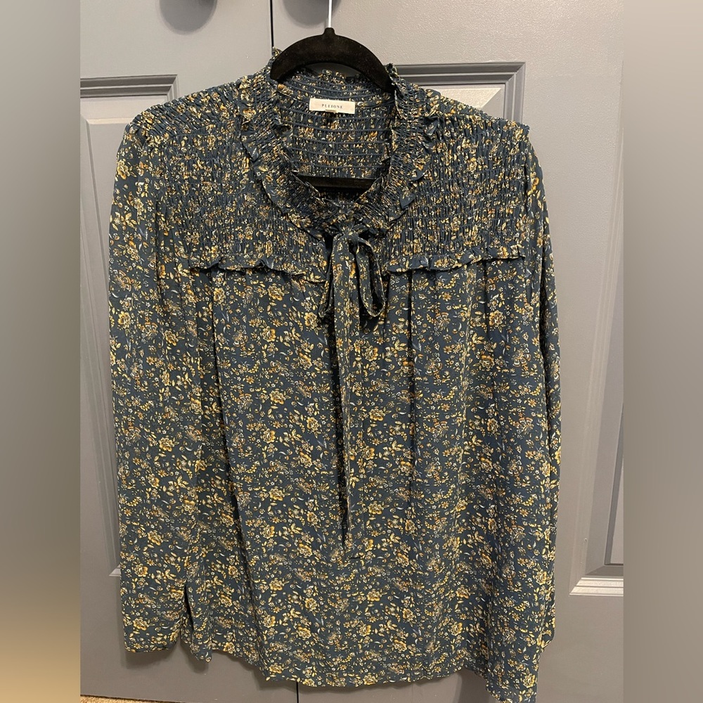 Blue and yellow floral blouse, XL, never worn. NWOT. Purchased at Nordstrom OTR